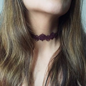 BURGUNDY CHOKER