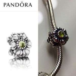 Pandora disc. Birthday Blooms Peridot charm