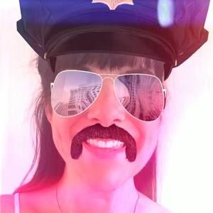 Meet your Posher, Pam