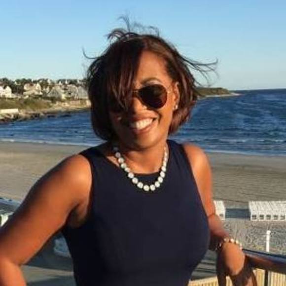 Meet your Posher, Cristina - Picture 1 of 1