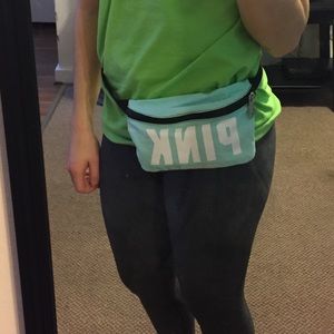 Fannypack + sunglasses