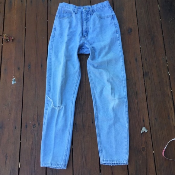 • vintage guess jeans • - Picture 2 of 4