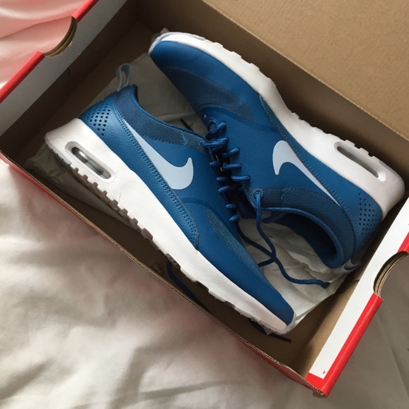 Nike Shoes - BNIB Nike Air Max Thea