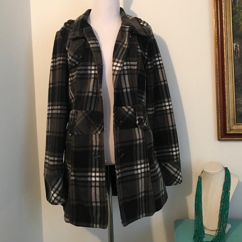 ⭐️CLEARANCE⭐️ Black plaid pea coat