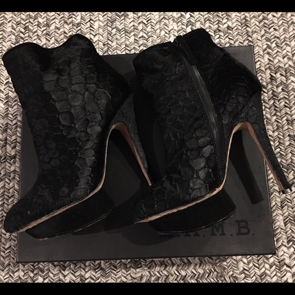 Like New L.A.M.B. SZ7.5 Calf Hair Platform Booties