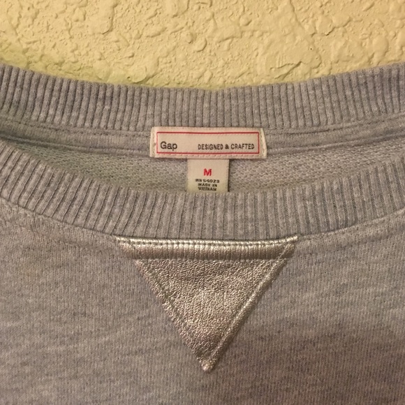 GAP Gray elbow patch crew neck sweater - Picture 3 of 4