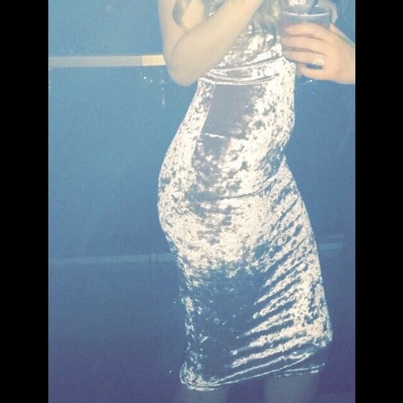 Dress - Picture 3 of 3