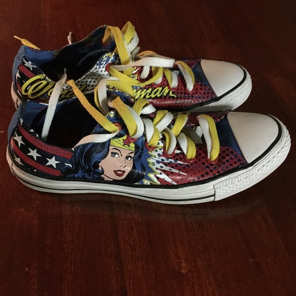 Wonder Woman Converse