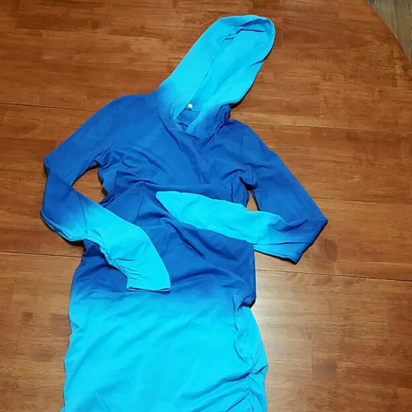 Hooded tunic - Picture 1 of 3