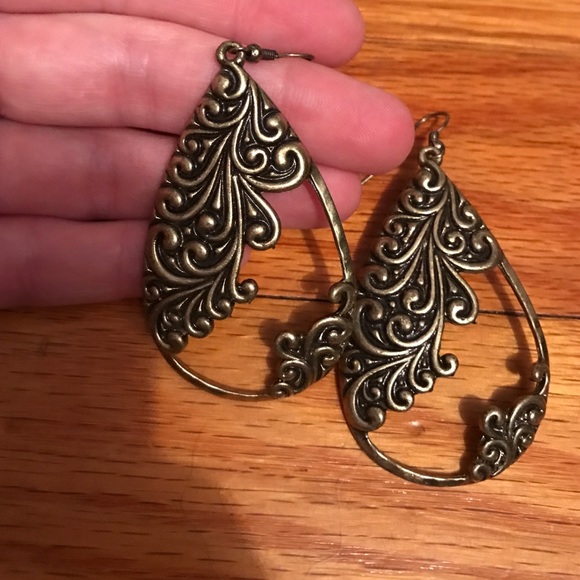 Earrings - Picture 2 of 2