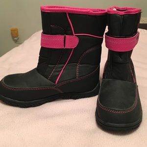 Snow boots