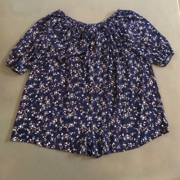 Navy blue floral print romper!