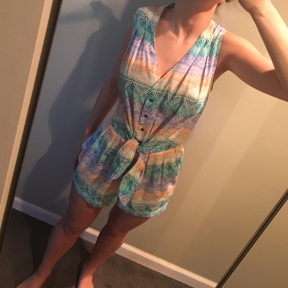 Romper - Picture 2 of 4
