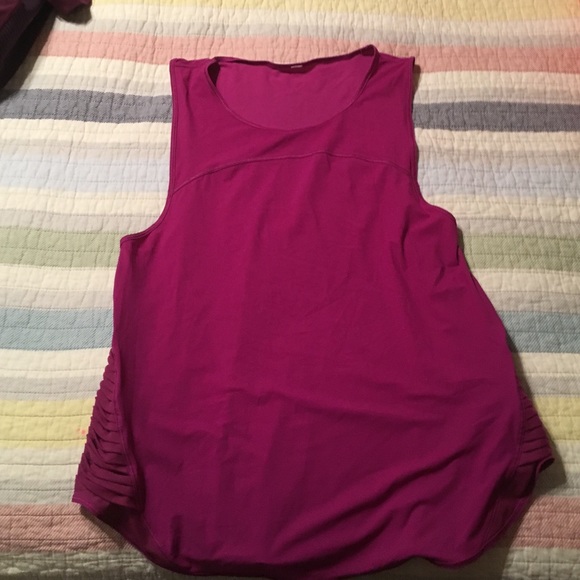 Lululemon tank!