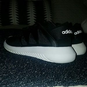 Adidas Tubular Sneakers