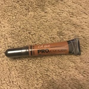 La girl cosmetics concealer/contour