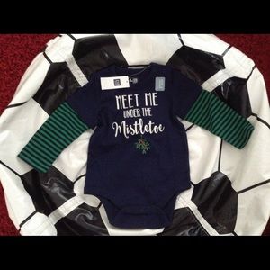 ⚽️ sweet Baby Gap 12-18M ⚽️