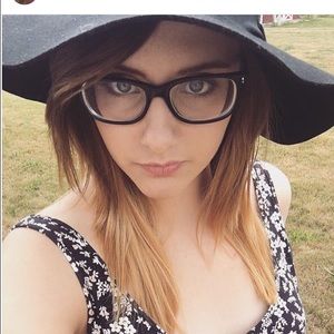 Meet your Posher, Alison