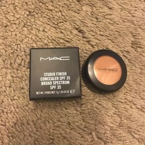 Mac cosmetics concealer