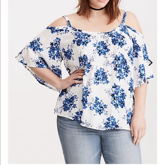 TORRID cold shoulder shirt - Picture 1 of 4