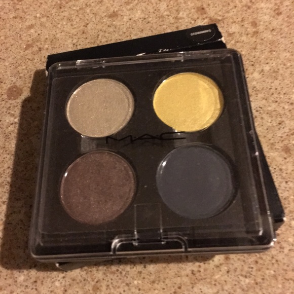 MAC Cosmetics Stowaways Quad--Rare