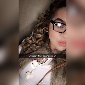 Meet your Posher, Damaris