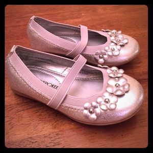 Size 7C silver flower flats