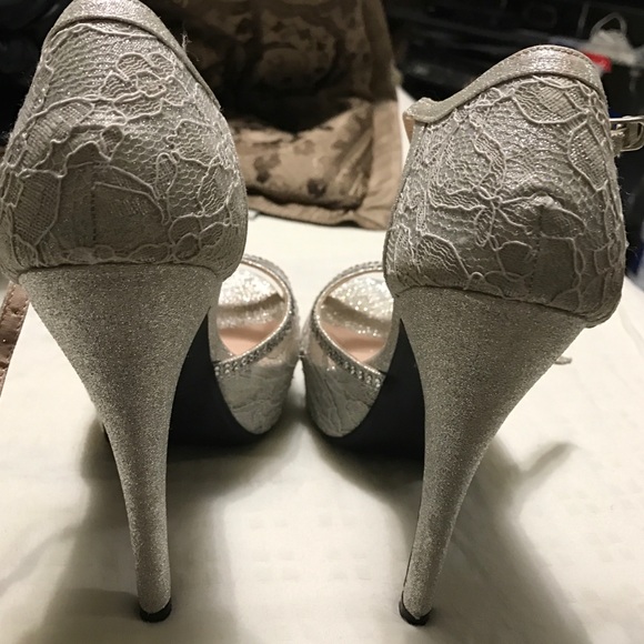 Shoes - Picture 3 of 3