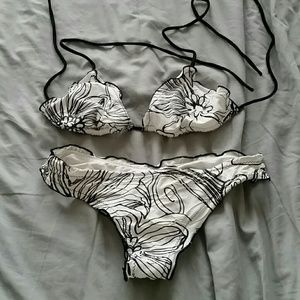 5 x $25 👙Pan Dulce Bikini