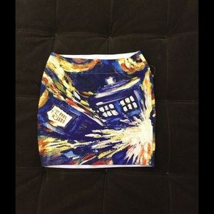 FREE $5item w/ sale of Dr Who Van Gogh Miniskirt