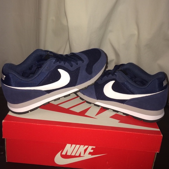 Men's navy blue Nike sneakers