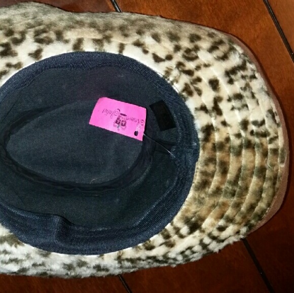 hat - Picture 4 of 4