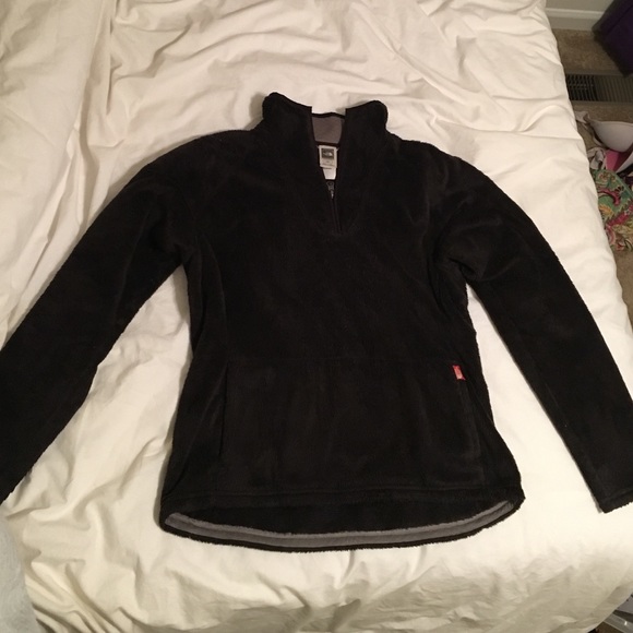 Black North Face 1/4 Zip