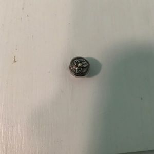 ‼️SUBMIT ANY OFFER‼️Adorable cupcake pandora charm