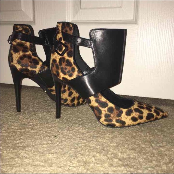 Kenneth Cole heels size 8