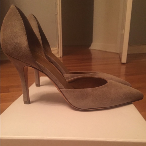 Brand new VINCE heels - Picture 4 of 4