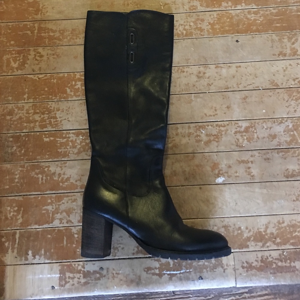 Cordani made in Italy. Black leather high boots