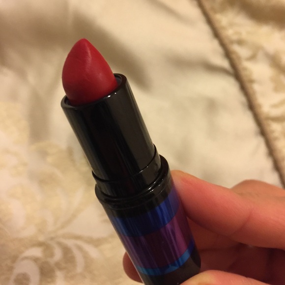 MAC Pretty Irresistible Red lipstick