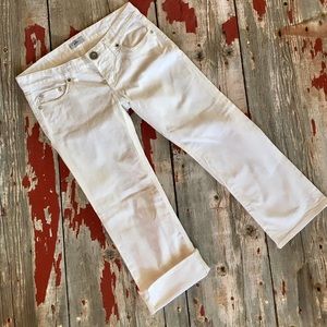 🌟ONE DAY SALE🌟 White Capri Jeans