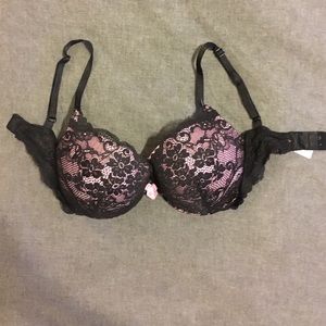 Black and pink lace VS bra. Size 34D.