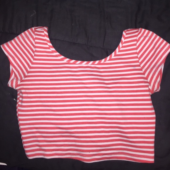 🔴 White and Red Stripes Crop Top