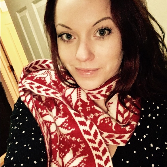 Abercrombie and Fitch Red White Snowflake Scarf