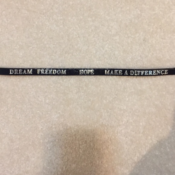 Good Works Make a Difference bracelet - Picture 4 of 4