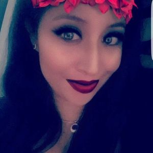 Meet your Posher, Ana