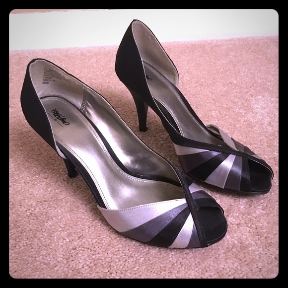 Mossimo Shoes - Mossimo Open Toe Black and Silver Heels