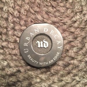 Urban decay eyeshadow in mushroom