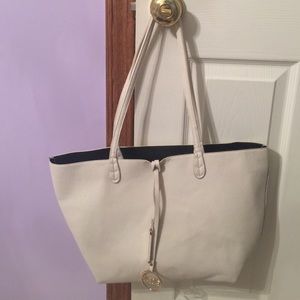 BCBG TOTE!