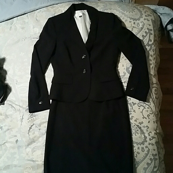 Navy blue Tahari skirt suit with bow