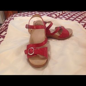 Dansko Sandals😊❤️. Size 7