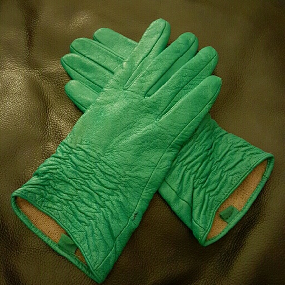 Urban Outfitters Genuine Leather/Cashmere Gloves